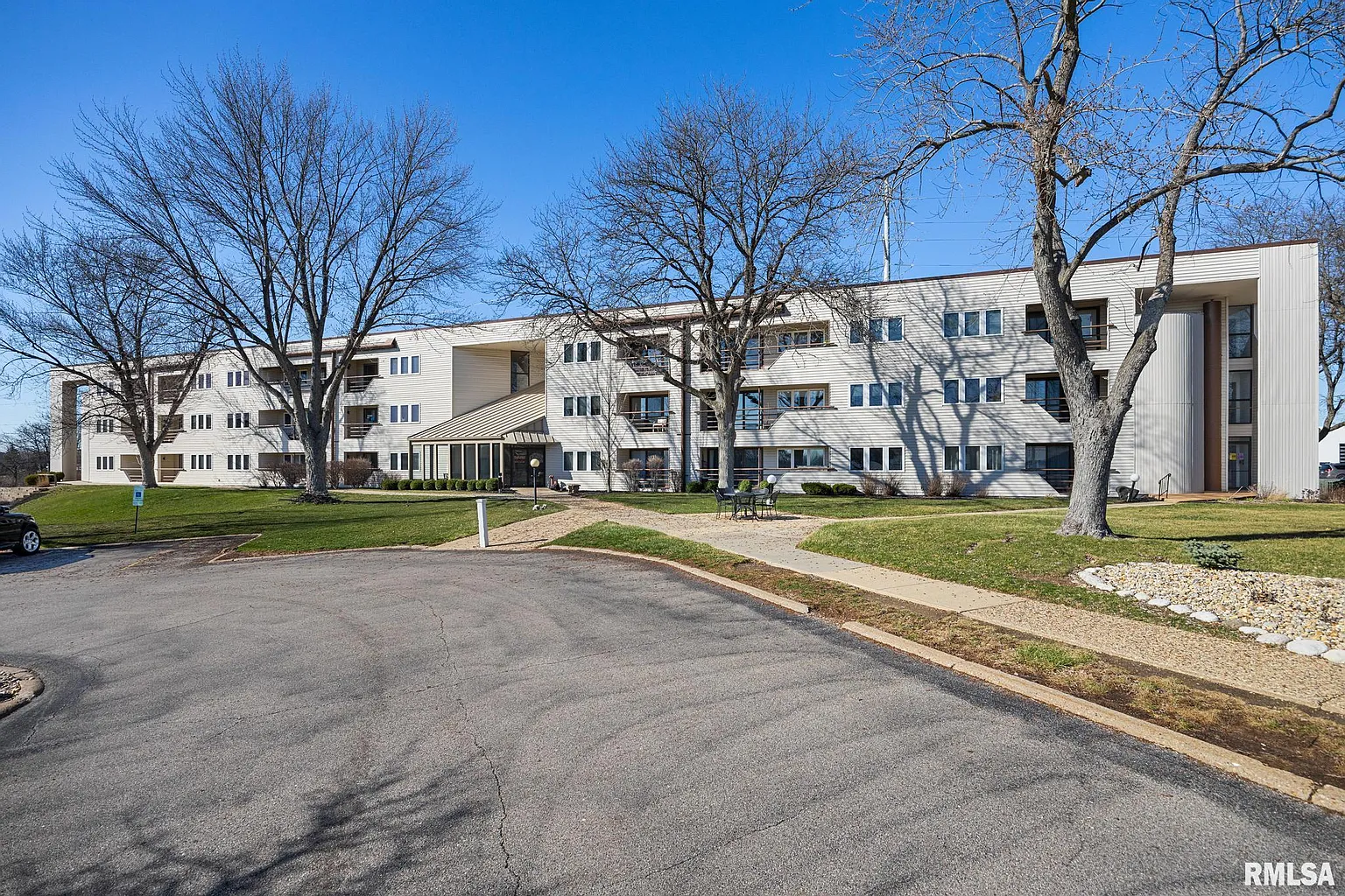 2601 W Willowlake Dr APT 2 photo 1