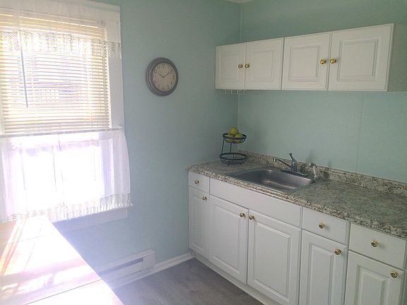 4th image of 35 Seadrift Ave #B