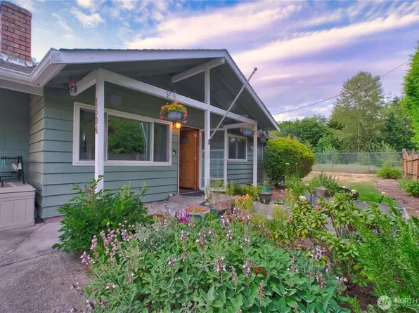 1504 S 207th St, SeaTac, WA 98198