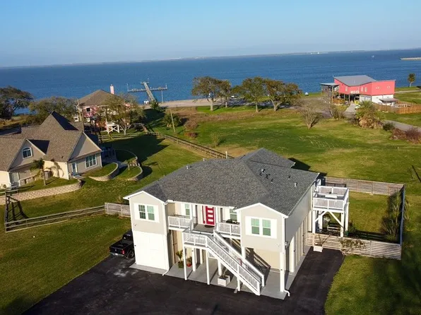 4 Shore Acres Cir, La Porte, TX 77571