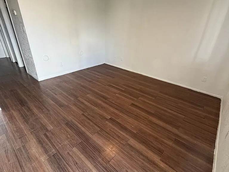 4145 N Longview Ave — Photo 3