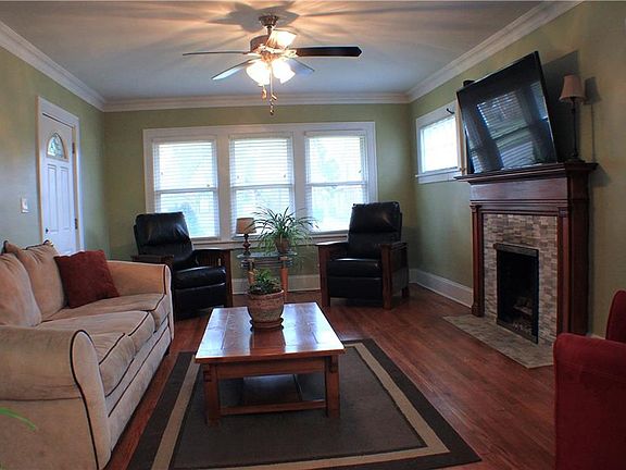 3rd image of 16516 Claire Ave