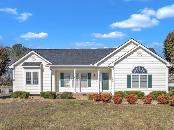 103 Fieldstone Dr, Clayton, NC 27520
