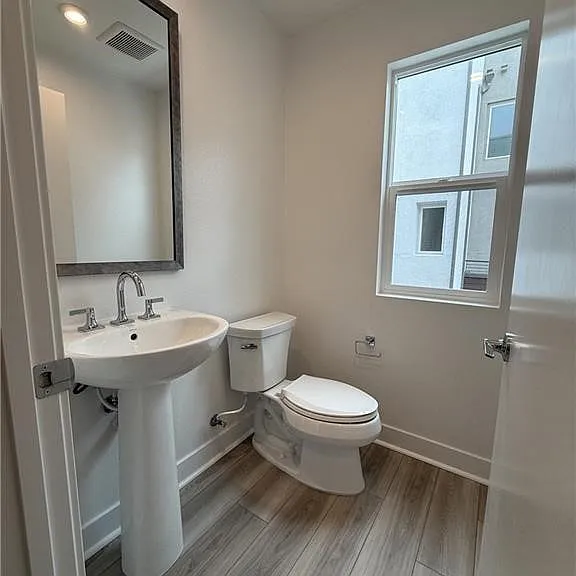 677 S Lyon St — Photo 5