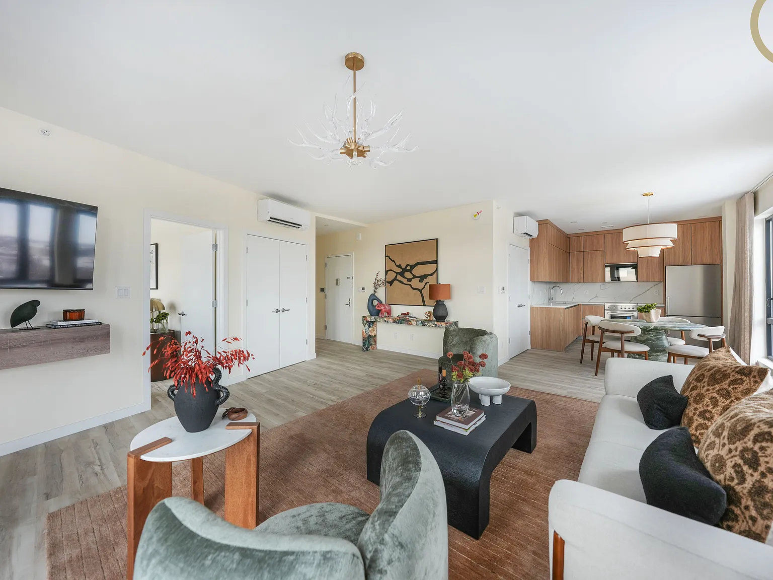 815 Kings Highway — Photo 3