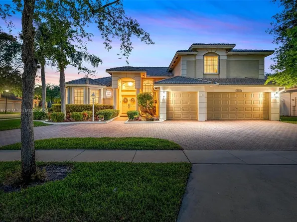 1824 NW 139th Ter, Pembroke Pines, FL 33028