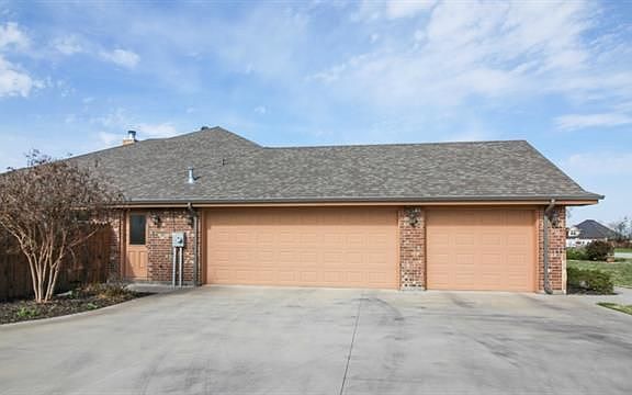 3rd image of 117 Cherry Blossom Dr