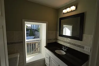32 Roundy St #2 — Photo 6