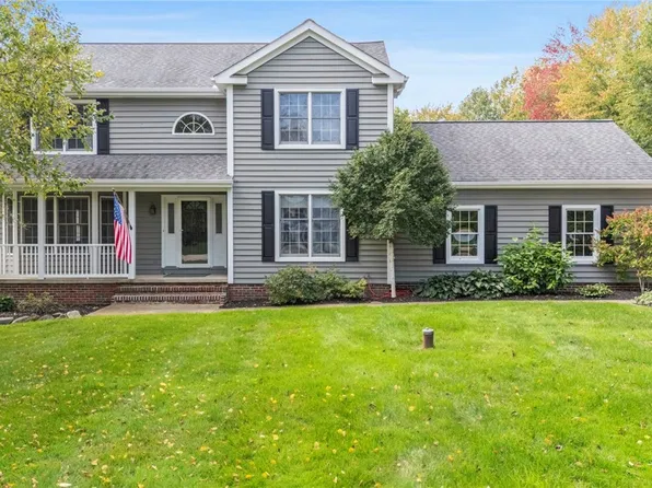 240 Greenview Dr, Aurora, OH 44202