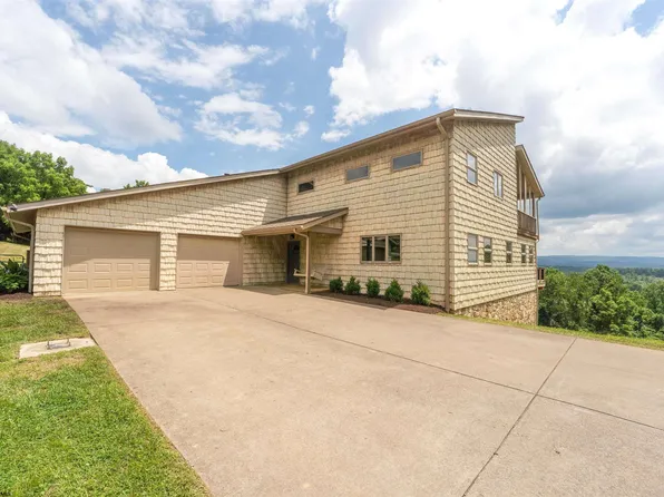 2626 Stewartstown Rd, Morgantown, WV 26508