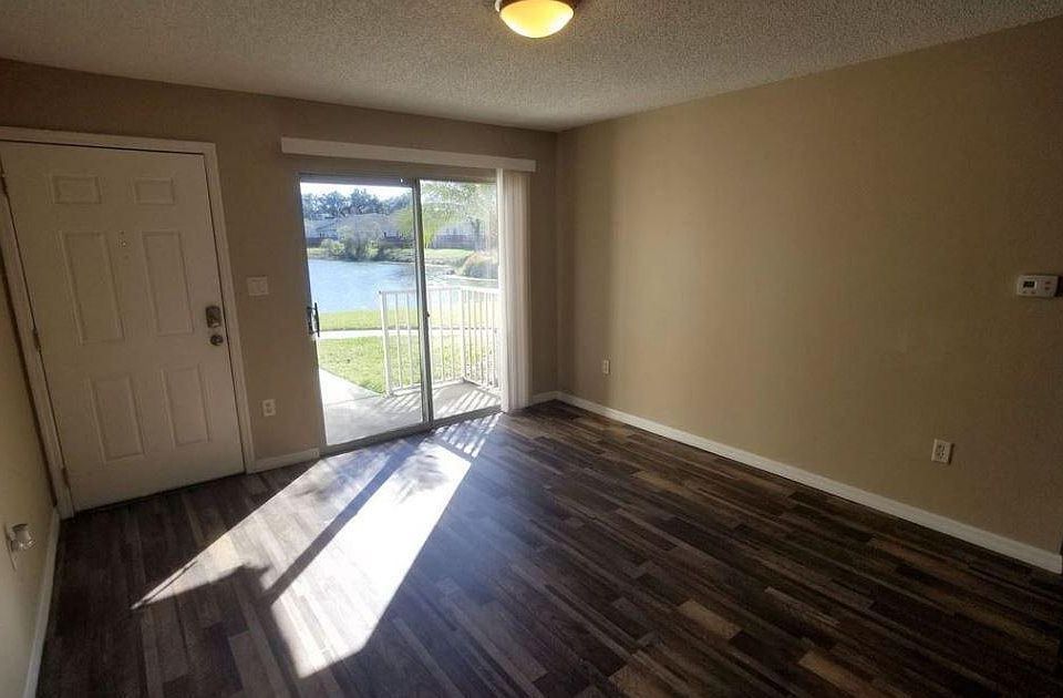 1st image of 203 Lake Parsons Grn Unit 105