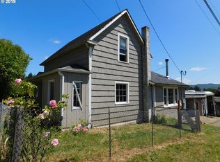 1404 Harris St, Myrtle Point, OR 97458