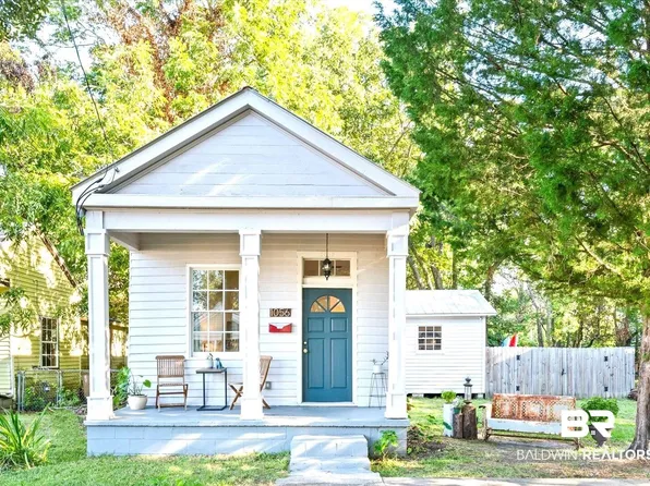 1056 Elmira St, Mobile, AL 36604