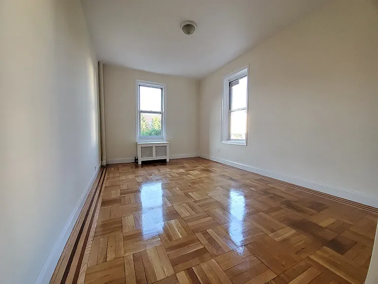 520 W 218th St #5D — Photo 3