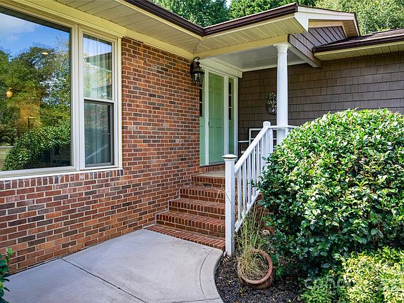 5th image of 1495 Arden Dr