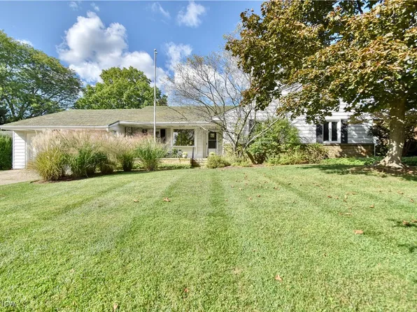 23751 Hazelmere Rd, Shaker Heights, OH 44122