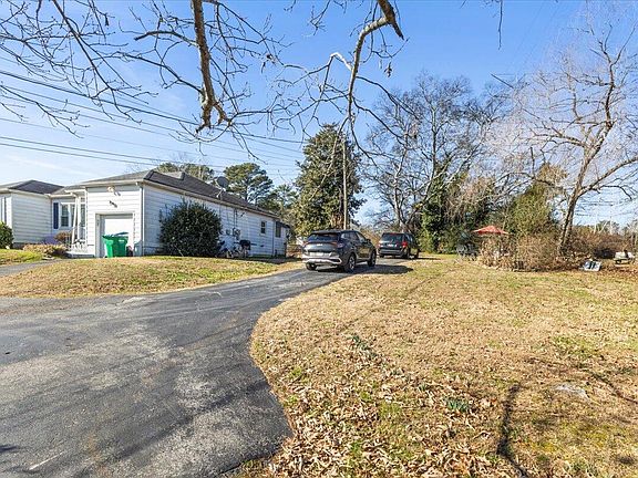 2nd image of 813 Park City Rd