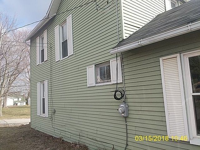 2nd image of 2201 Morris St