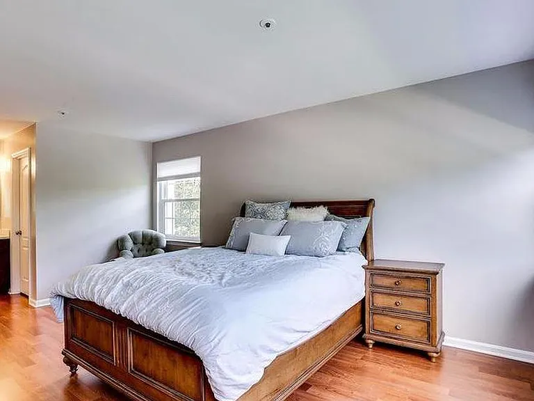 8399 Montgomery Run Rd #H — Photo 18