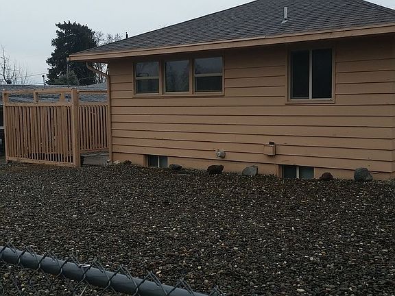 3rd image of 820 Highland Ave
