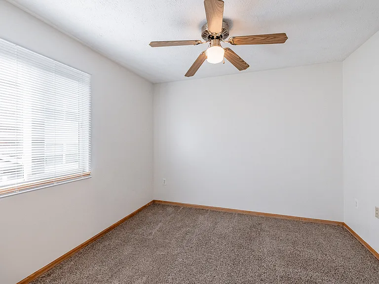 410 W Todd Cir — Photo 30