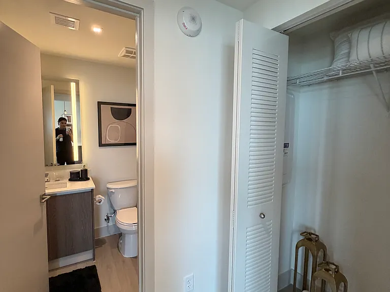 1627 Van Buren St #B — Photo 11