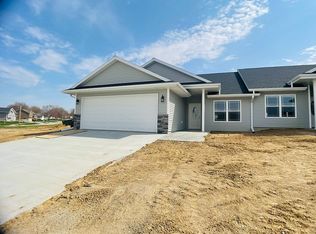 305 Easy St, Williamsburg, IA 52361