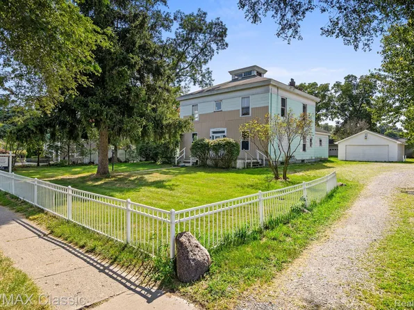 8840 Main St, Whitmore Lake, MI 48189