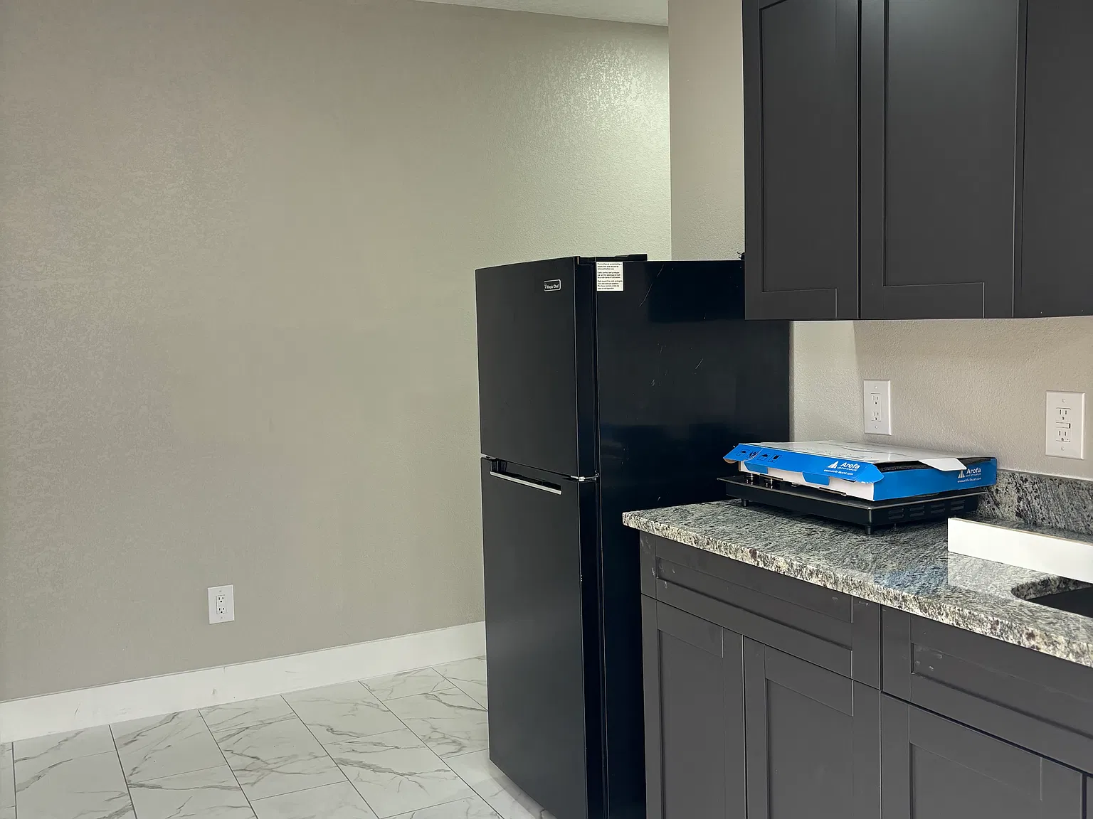 1 bed, 400 sqft, $1,000 — Photo 4