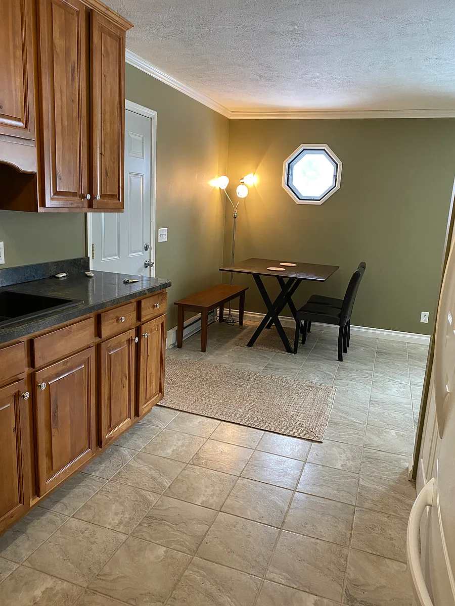 Building Photo - 1005 Leelanau Ave #1