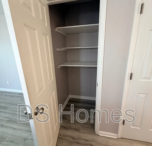 1028 Kent St — Photo 18