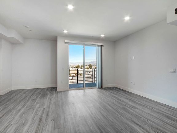 2nd image of 11848 Vanowen St #202