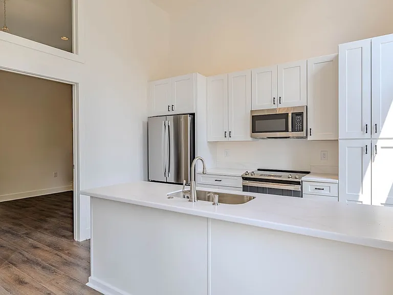 306 Tribune St — Photo 15