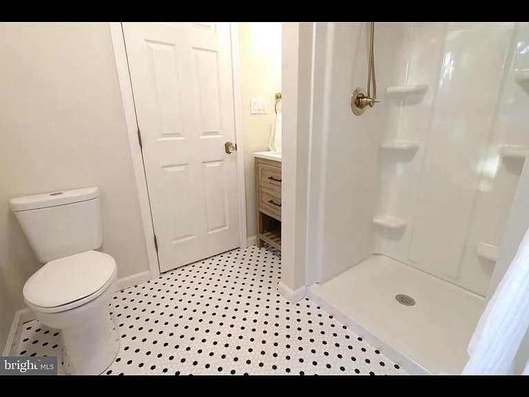 737 N Allegheny St — Photo 7