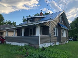 911 Burton Ave, Waterloo, IA 50703