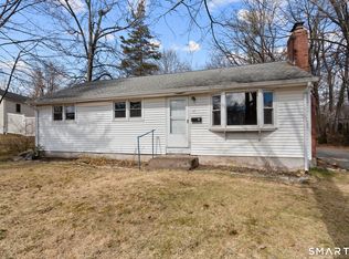 17 Dune Road, Enfield, CT 06082