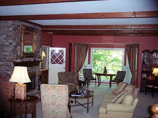 4th image of 421 Tam Oshanter Dr SE