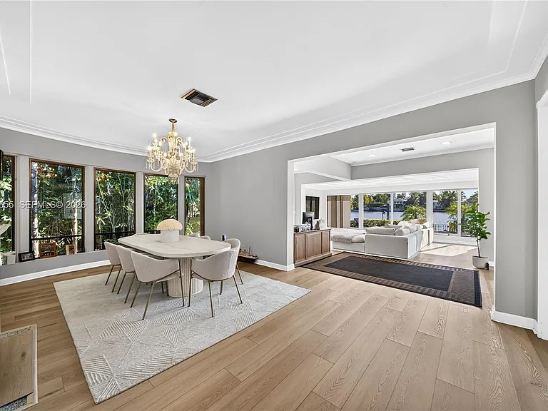 460 W Dilido Dr — Photo 14