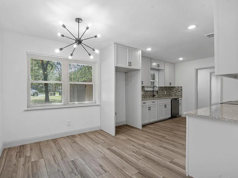 514 Canyon Ridge Dr — Photo 12