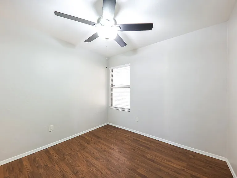 2030 E Wahalla Ln — Photo 13