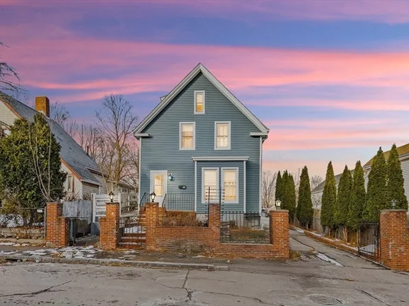 97 Huntington St, Brockton, MA 02301