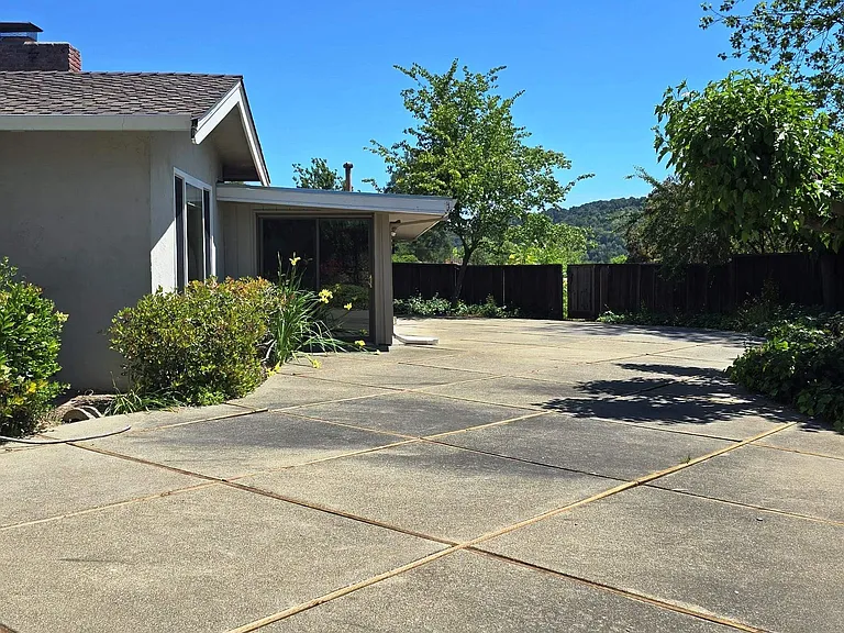 2 Rae Ct — Photo 22