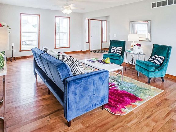 3rd image of 3133 Brunswick Square Dr