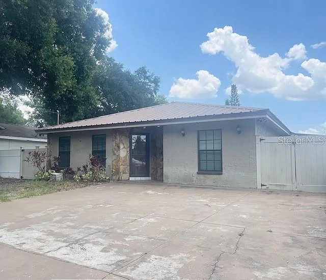 3804 W Hamilton Ave — Photo 2