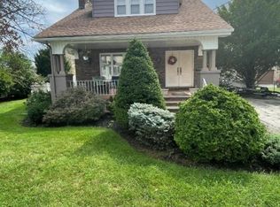 67 Grove St, Lodi, NJ 07644