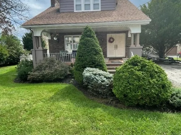 67 Grove St, Lodi Boro, NJ 07644