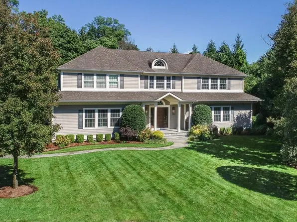 1 Thies Court, Scarsdale, NY 10583