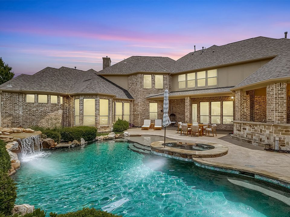 1st image of 671 Lakeridge Dr