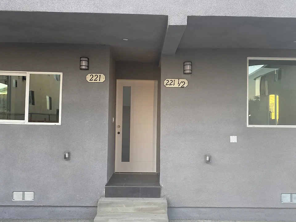221 E 120th St #1/2
