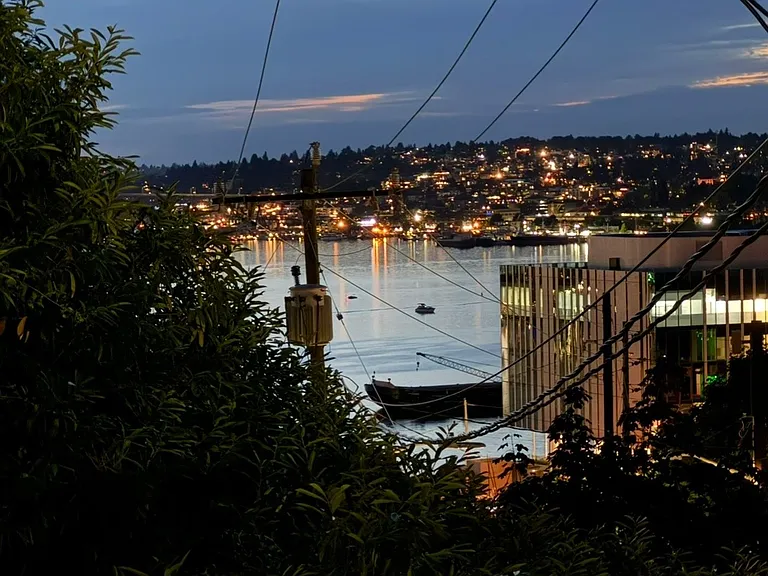 2322 E Aloha St — Photo 3